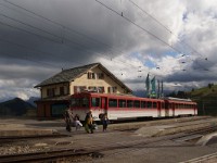 DSC03255  -->  Change trains at Rigi Staffel